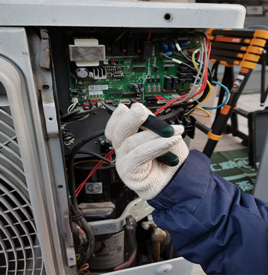  玛多维修空调不制热